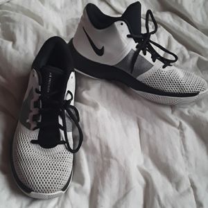 Womens basketball shoes